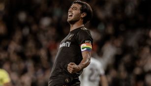 Carlos Vela celebra una anotación con LAFC