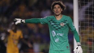 Memo Ochoa durante el partido ante Tigres