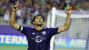 Kaká celebra una anotación con el Orlando City
