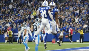 Marlon Mack celebra anotación