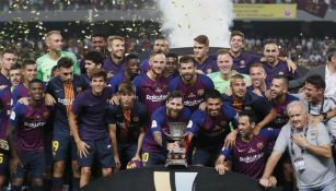 Barcelona levanta el título de Campeón
