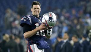 Tom Brady sonríe previo a un partido con Patriots
