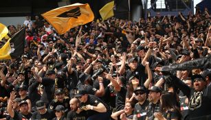 Afición del LAFC en un partido de la MLS