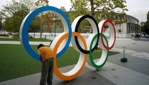 Anillos olímpicos en el Estadio Nacional de Tokio