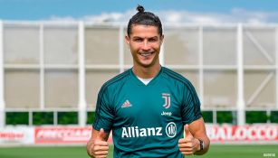 Cristiano Ronaldo lució su nuevo look con el cabello largo