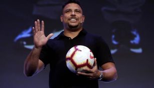 Ronaldo Nazario durante una conferencia de prensa 