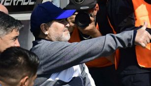 Maradona se muestra feliz en su debut con Gimnasia y Esgrima La Plata 