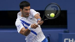 Novak Djokovic es descalificado del Abierto de Estados Unidos por pelotazo a jueza de línea