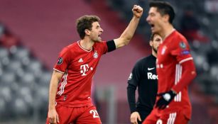 Muller y Lewandowski en festejo ante Salzburgo