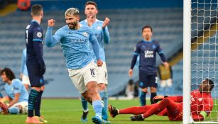 Sergio Agüero festeja un gol con el Manchester City 