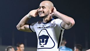 Carlos González celebra su gol en la Final con Pumas