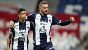 Jugadores de Rayados celebran un gol