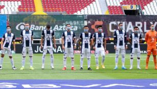 Jugadores de Rayados previo al partido contra Atlas