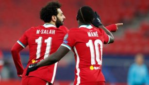 Salah y Mané festejando un gol a favor del Liverpool