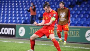 Gareth Bale en festejo con Gales