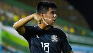 Efraín Álvarez, en juego con el Tri 