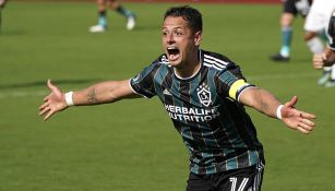 Chicharito Hernández en partido con Galaxy