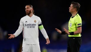 Sergio Ramos reacciona durante partido de la Champions frente al Chelsea
