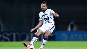 Luis Quintana en un partido con los Pumas 