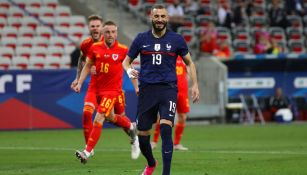 Francia: Karim Benzema falló un penalti en su reaparición con la selección