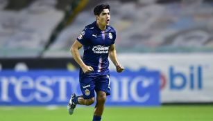 El Chapo Sánchez festeja un gol con las Chivas