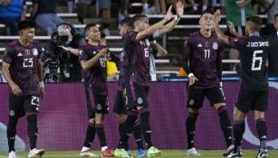 El Tri festeja un gol ante Guatemala 