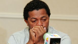 Zizinho se muestra triste en conferencia de prensa