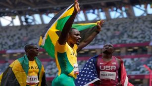 Medallista jamaicano agradeció a voluntaria por llegar a tiempo a su prueba