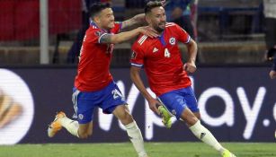 Los jugadores de Chile celebrando un gol