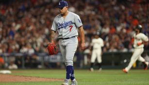 Julio Urías reacciona con los Dodgers