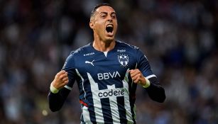 Rogelio Funes Mori celebrando gol con Monterrey en la Liga MX