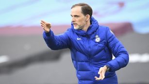 Thomas Tuchel dirigiendo al Chelsea 