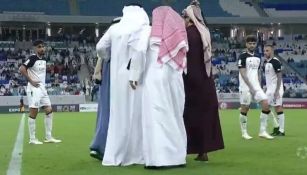 Presidente de Al-Wakrah, de Qatar Stars League, irrumpe en el campo para protestar