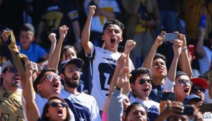 Niño aficionado de Pumas rompe en llanto por la emoción de ver a la UNAM en CU