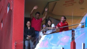 José Saturnino Cardozo recibe ovación en el Estadio Nemesio Diez previo a juego vs Pumas