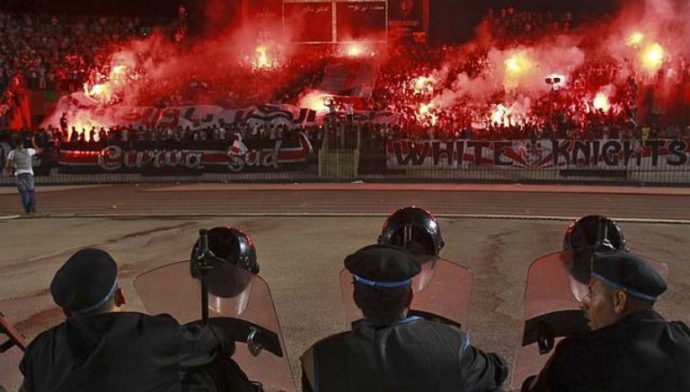 Disturbios en el partido entre el Al Masri contra el Al Ahli