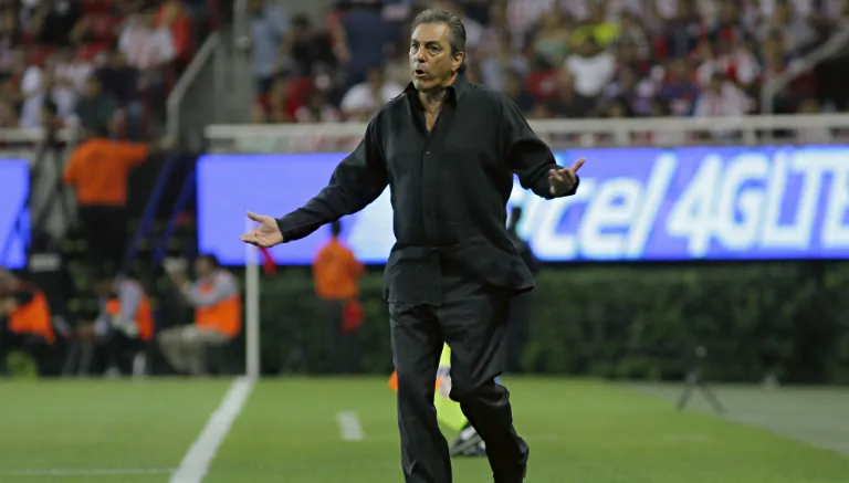 IMAGO7 Boy dirigiendo al Atlas