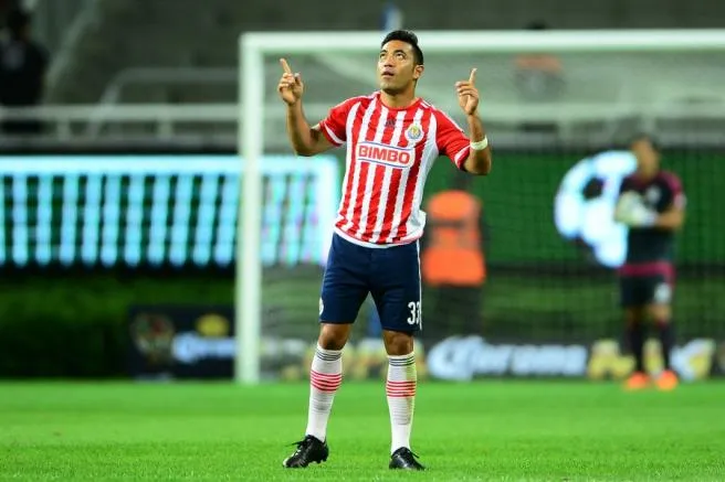 MEXSPORT Marco Fabián en partido con Chivas