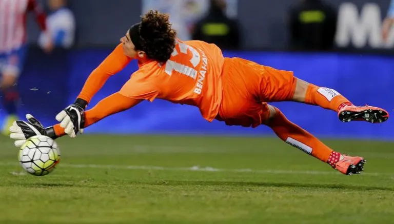 EFE Momento en que Memo ataja un disparo