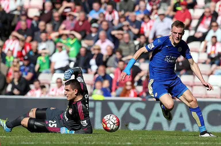 AP Jamie Vardy, en un duelo con el Leicester