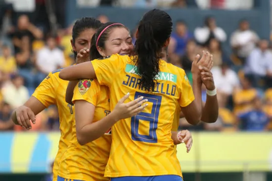 IMAGO7 Jugadoras de Tigres festejan gol