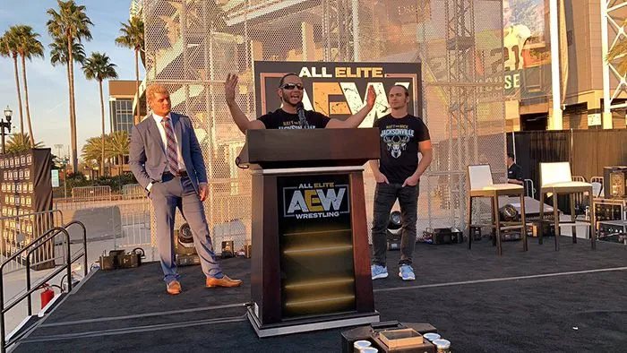 TWITTER @AEWRESTLING The Young Bucks y Cody presentan AEW