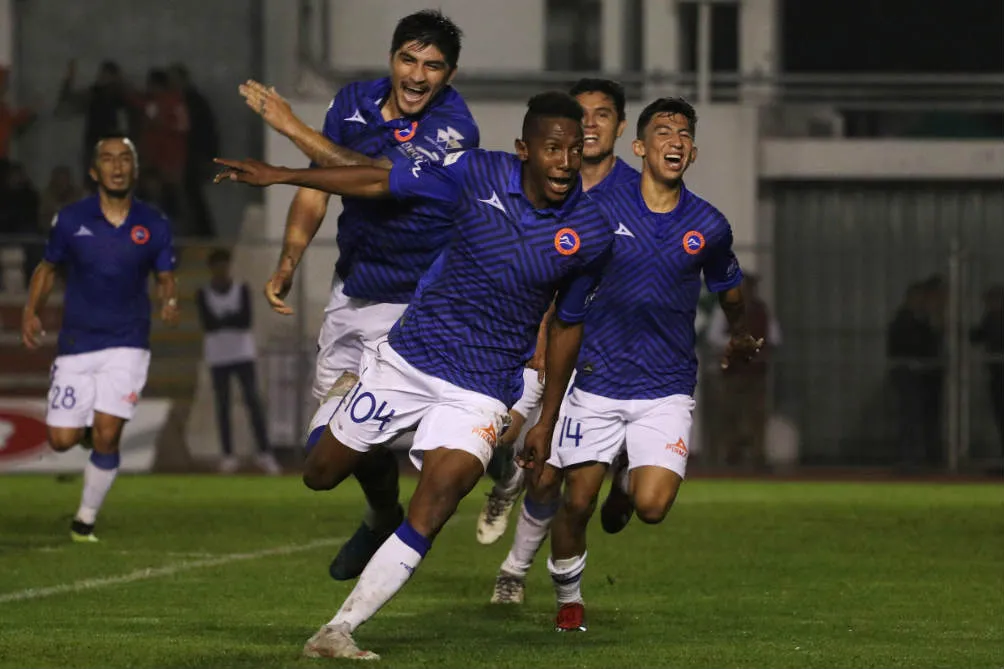 IMAGO7 Esneyder Mena festeja anotación del triunfo