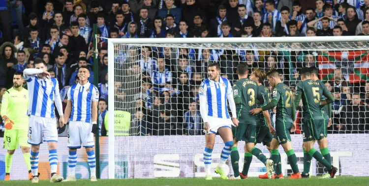 EFE Jugadores del Betis celebran un gol de Sergio Canales ante Real Sociedad