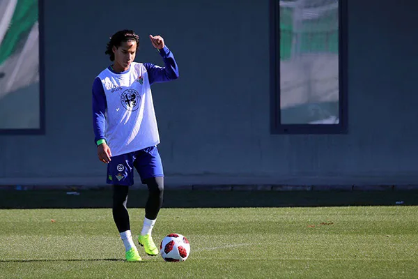 TWITTER @RealBetis Diego Lainez, en entrenamiento del América