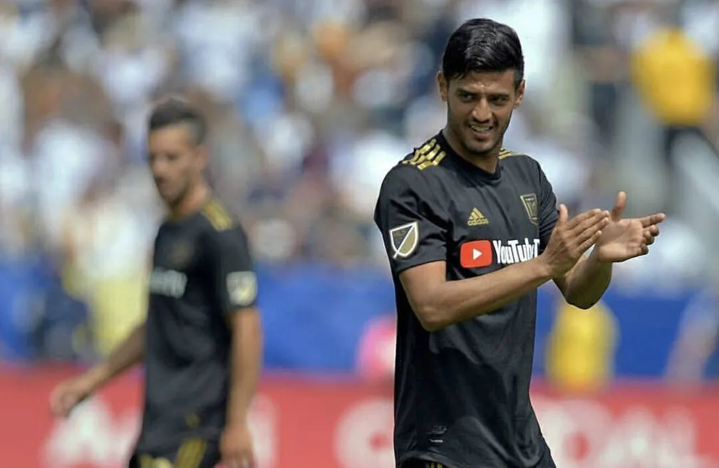 TWITTER @11CARLOSV Vela aplaude en un juego del LAFC
