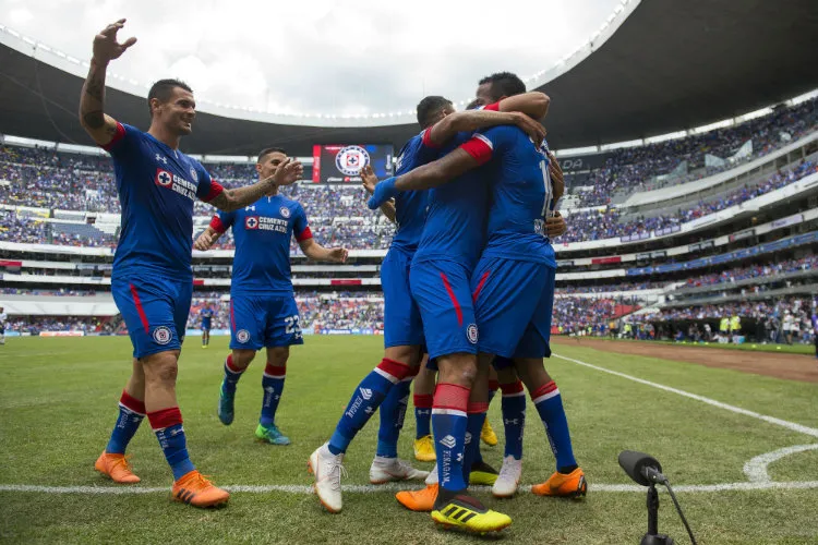 MEXSPORT Jugadores de La Máquina celebran gol ante Puebla