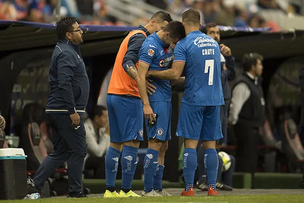 MEXSPORT Eustáquio se lamenta tras sufrir lesión en el Azteca