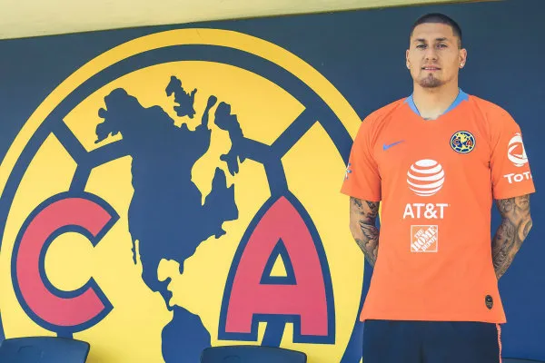 TWITTER @CLUBAMERICA Nicolás Castillo durante su presentación con el América