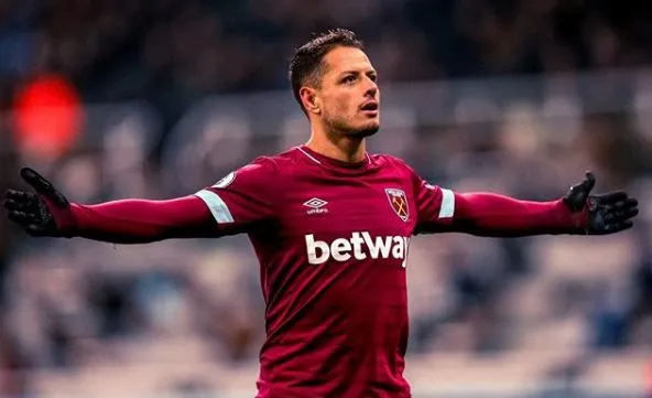 INSTAGRAM @CH14_ Chicharito festeja un gol con el West Ham